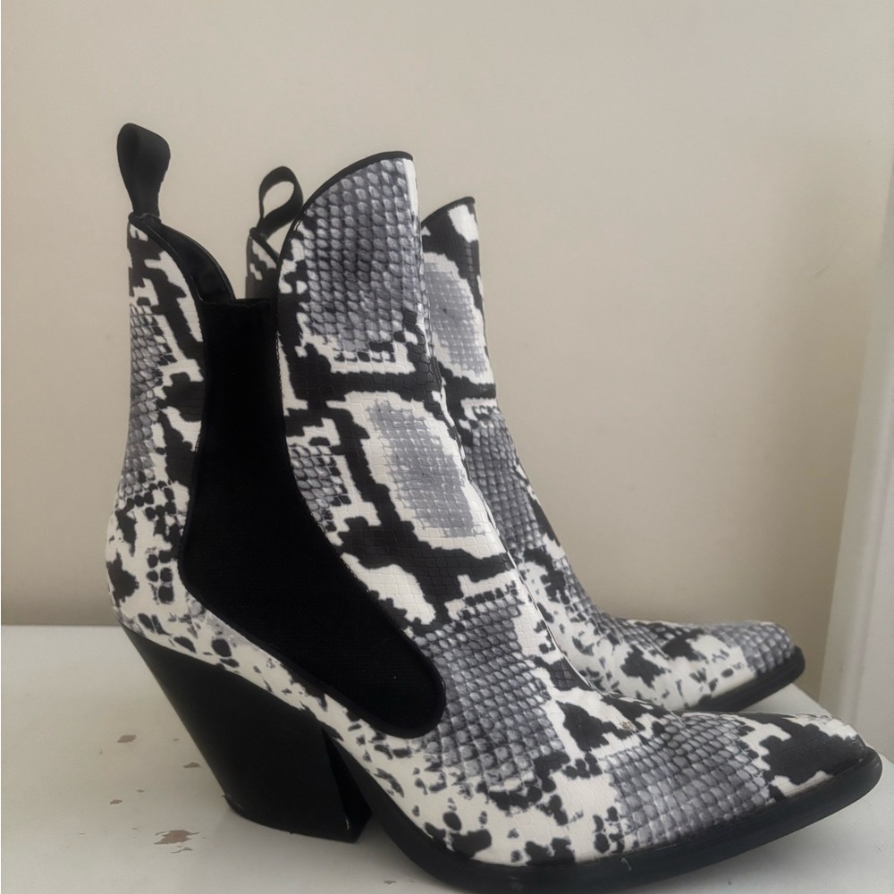 Zara Faux Snakeskin Cowboy Boots (size 8)